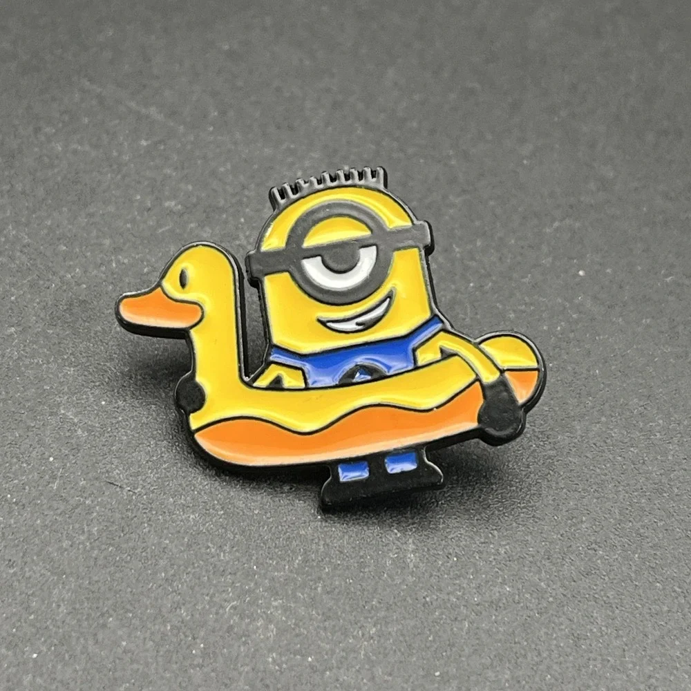 Minions Carl Rubber Duck Pool Floatie Lapel Hat‎ Pin
